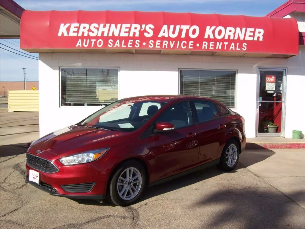 Red 2015 Ford Focus SE Sedan Front-Wheel Drive Automatic