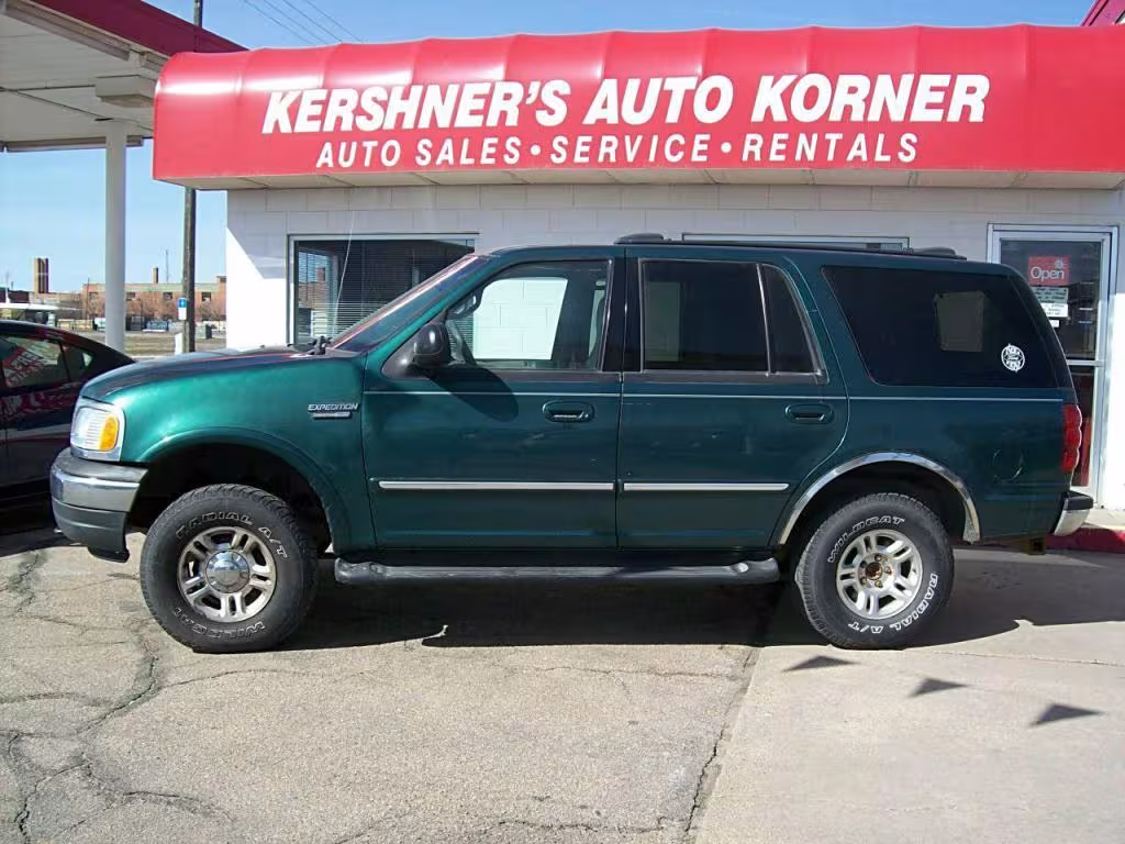 Green 2000 Ford Expedition XLT 4WD SUV / Crossover Four-Wheel Drive 4-Speed Automatic Overdrive